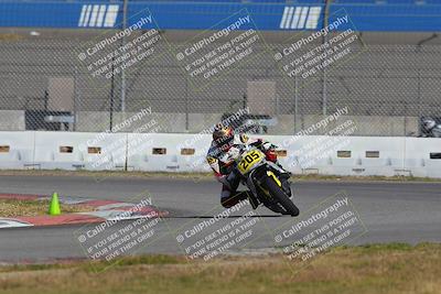 media/Nov-26-2022-Fastrack Riders (Sat) [[b001e85eef]]/Level 2/Session 3 Outside Turn 9/